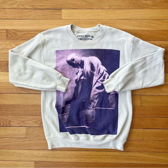 Ariana Grande 2019 Sweetener World Tour Concert Crewneck Sweatshirt Small - Picture 1 of 7